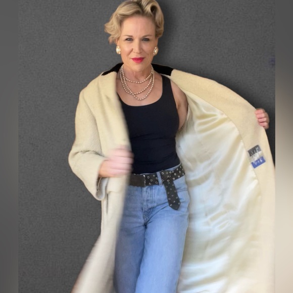 Vintage Towncliffe Wool Boucle’ and Velvet Coat - Picture 4 of 8